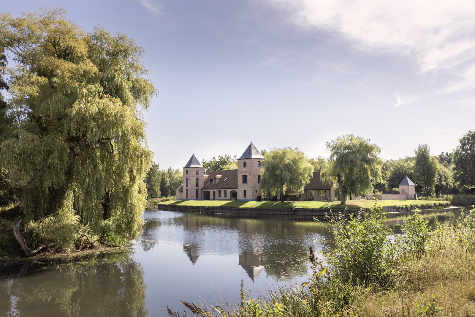 modern kasteel, Mieke van Herck, The romance of a castle, the comfort of a modern home, The Art of Living