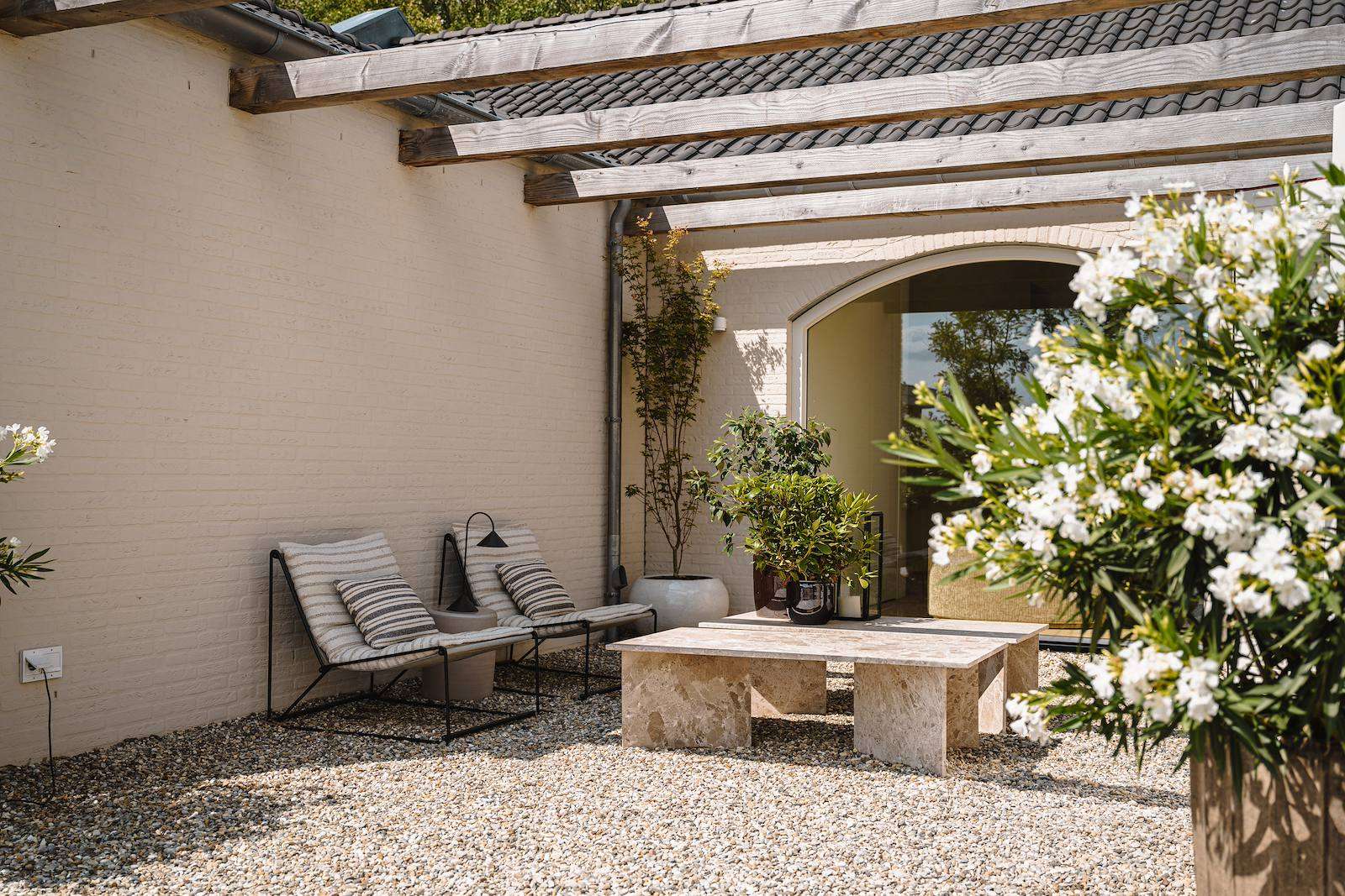 kubuswoning, v2 Atelier Delonne, All attention to the interior: Living in your own design, The Art of Living