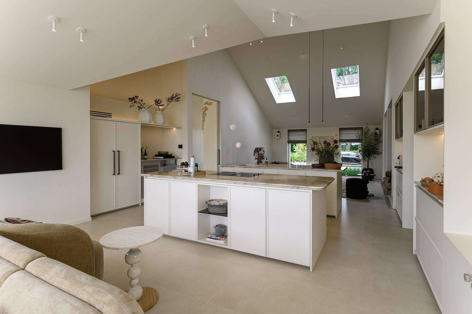 kubuswoning, v2 Atelier Delonne, All attention to the interior: Living in your own design, The Art of Living