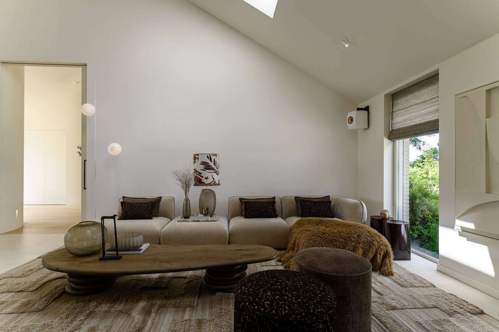 kubuswoning, v2 Atelier Delonne, All attention to the interior: Living in your own design, The Art of Living