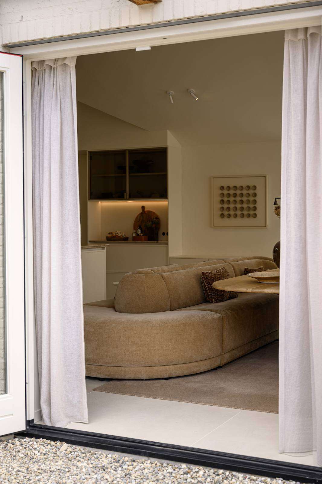kubuswoning, v2 Atelier Delonne, All attention to the interior: Living in your own design, The Art of Living