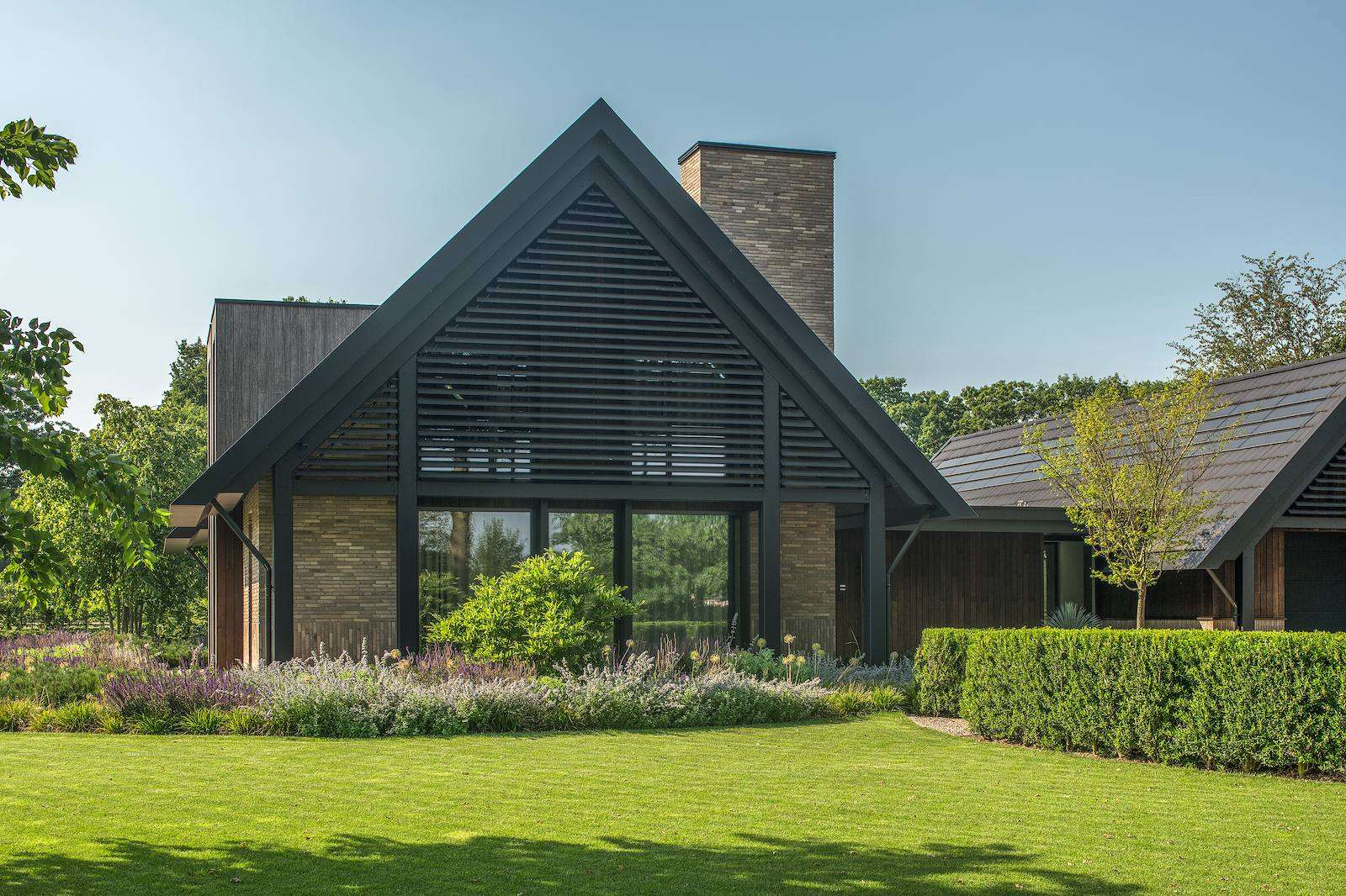 luxe villa, Siebers Groep en Bob Romijnders, Contemporary luxury villa in the rural landscape, The Art of Living