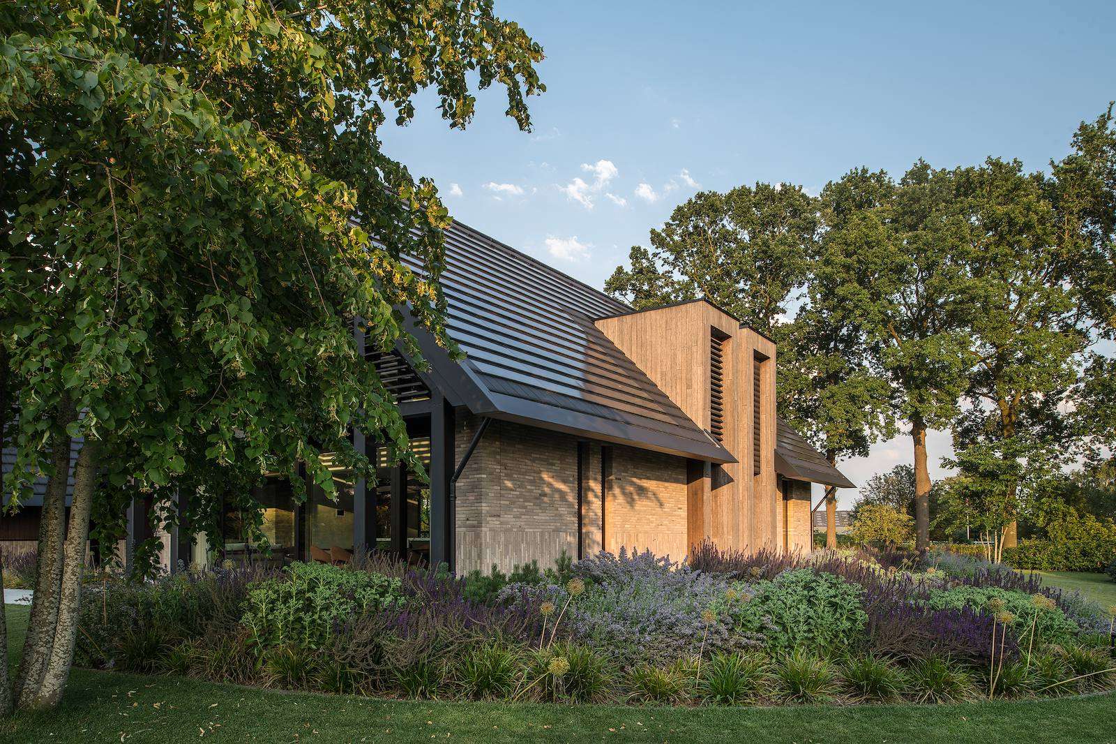 luxe villa, Siebers Groep en Bob Romijnders, Contemporary luxury villa in the rural landscape, The Art of Living