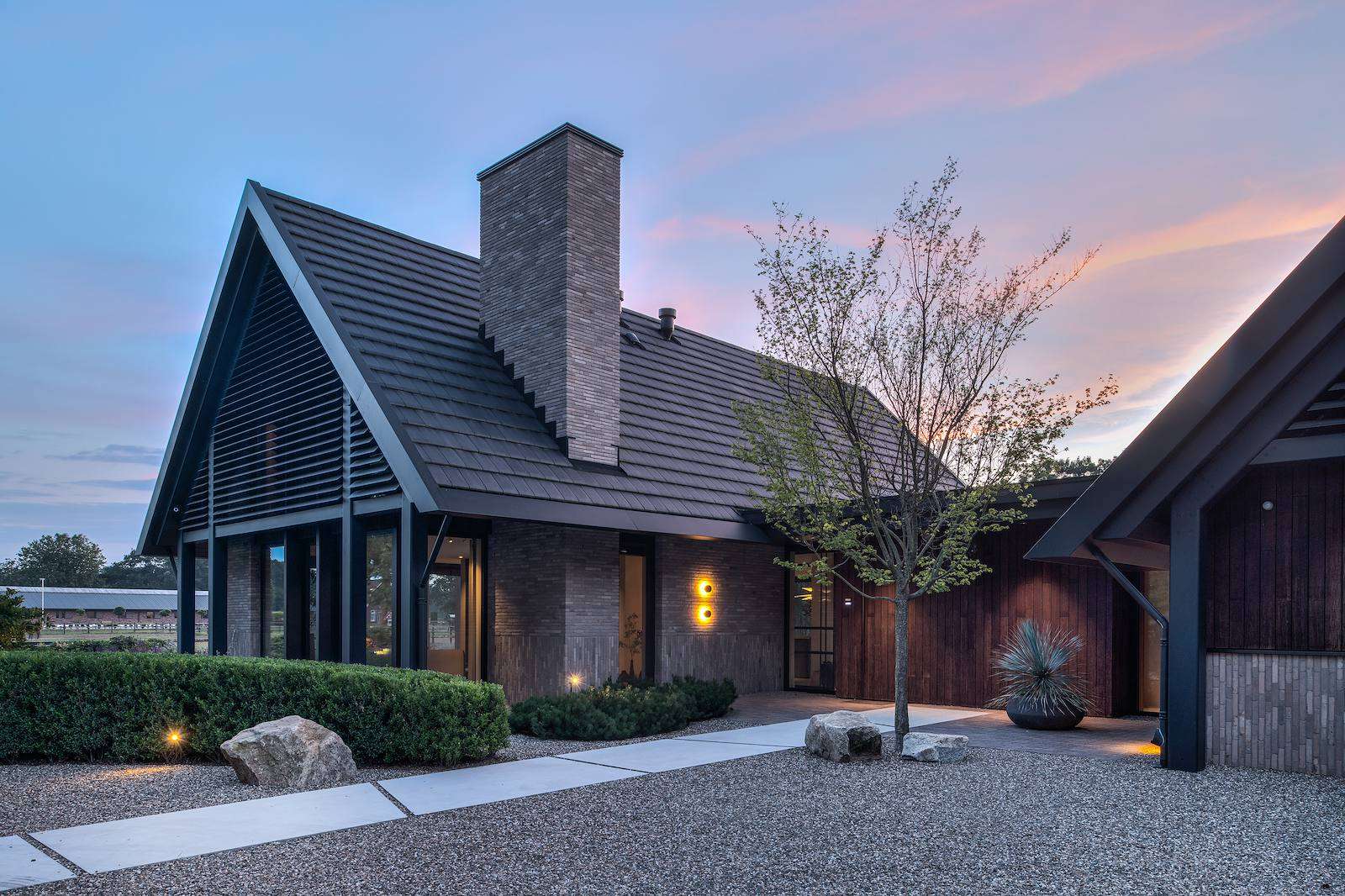 luxe villa, Siebers Groep en Bob Romijnders, Contemporary luxury villa in the rural landscape, The Art of Living